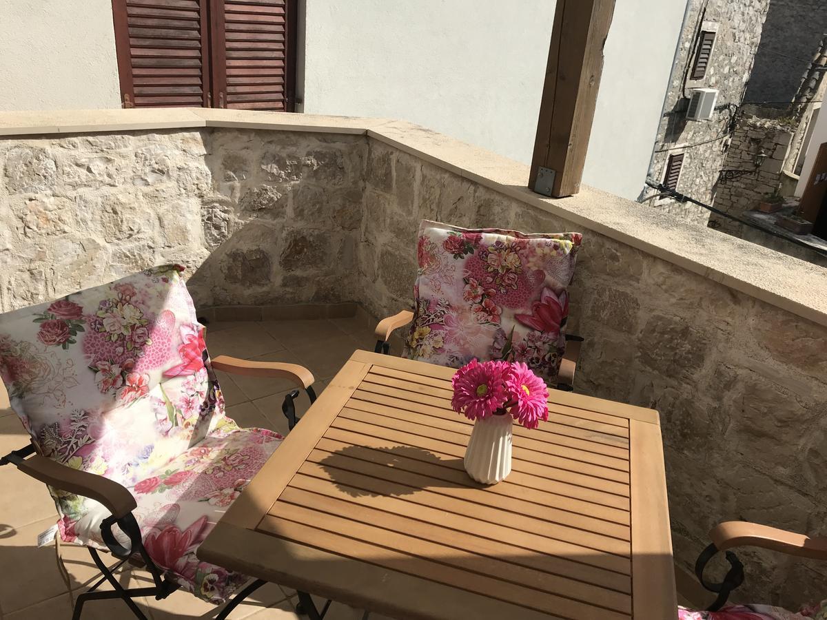 Apartman Toni Tribalj Exterior foto